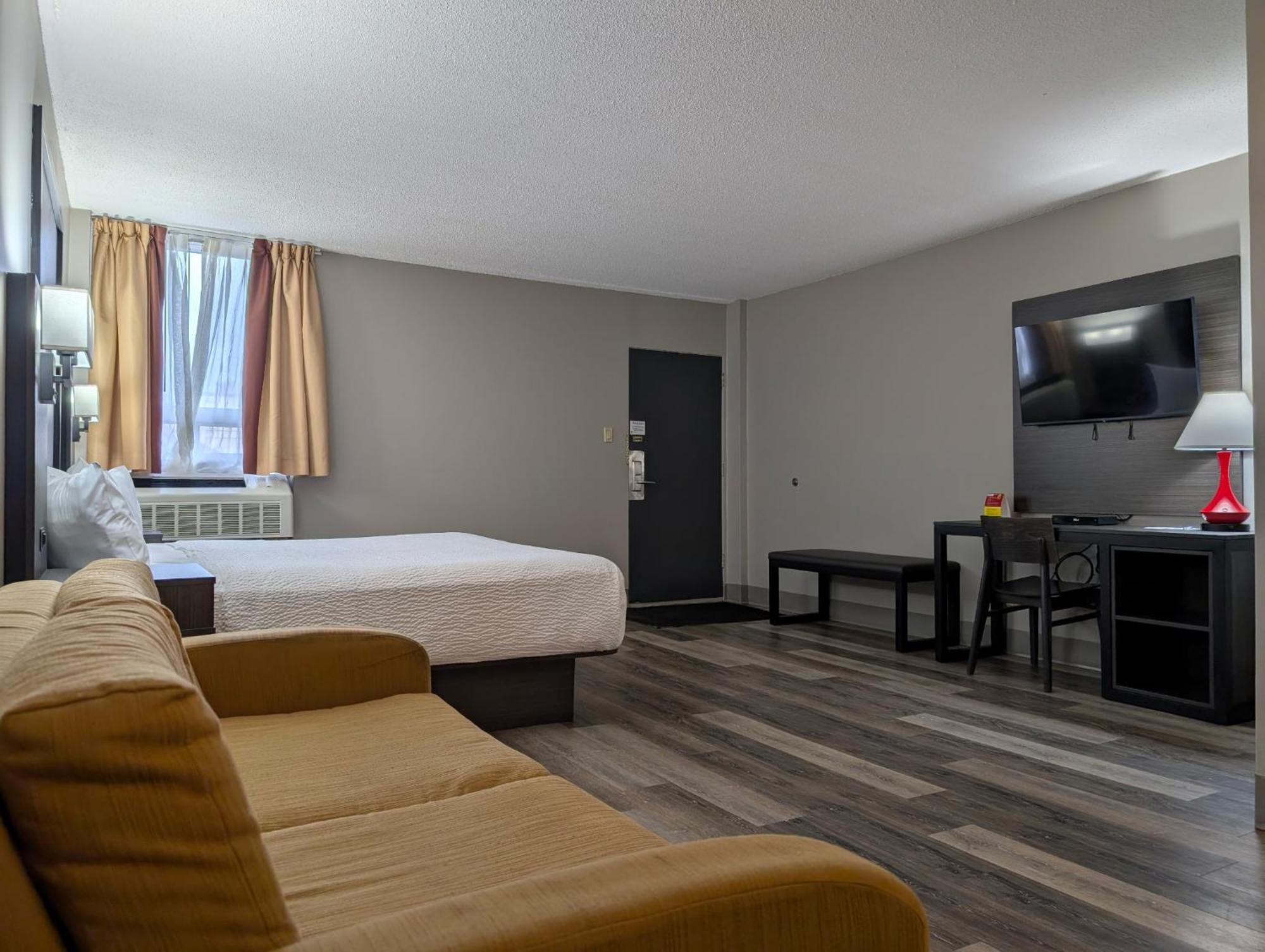 Super 8 By Wyndham Thunder Bay Motel Exterior photo
